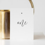 Elegant, svartvit, minimalistiskt skript bröllop bordsnummer<br><div class="desc">Elegant svartvit minimalistiskt skript bröllop bordsnummer. Kontakta mig om du behöver fler artiklar.</div>