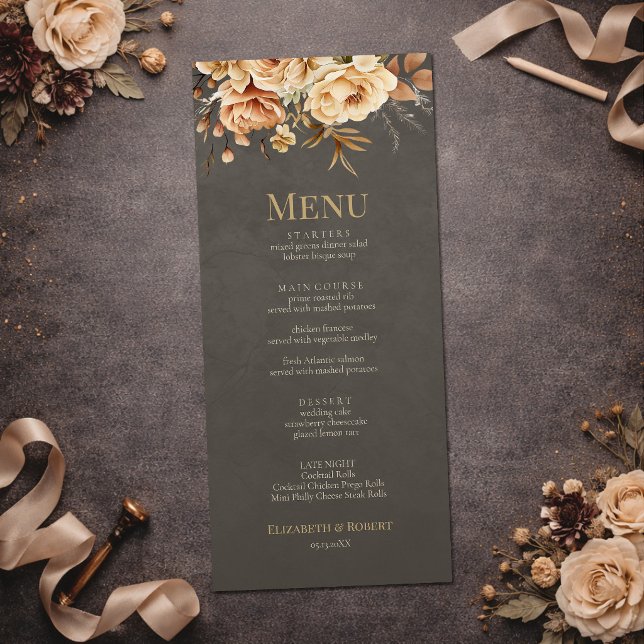 Elegant Taupe Blommig Bröllopsmeny Meny (Elegant Taupe Floral Wedding Menu on a dark table with flowers)