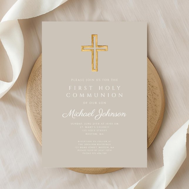 Elegant Taupe Religiöst Kors Pojke Första Kommunio Inbjudningar (Elegant Taupe Religious Cross Boy First Communion Invitation)