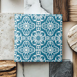 Elegant Teal portugisisk Mönster Symmetrical White Kakelplatta<br><div class="desc">Denna Elegant Teal portugisisk Mönster Symmetrical White-keramik har en vintage inspirerad mönster av invecklade motiv för teal och vit blommigt, helt symmetrisk för att skapa balans och harmoni i alla områden. Med sina förfinade dekorationsgeometriska former tränger den här plattan ut en lyxrik och sofistikerad estetik som är perfekt för både...</div>