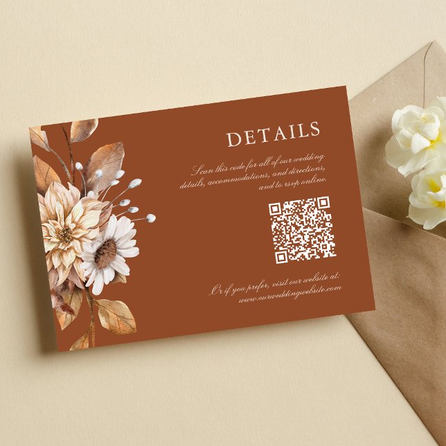 Elegant Terracotta Blommig Boho QR-kod Bröllop Tilläggskort (Terracotta floral QR code enclosure cards share wedding details with elegant ease.)