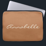 Elegant Terracotta Handskript Namn Anpassningsbar Laptop Fodral<br><div class="desc">Den här bärbara anpassningsbarna fodral har ditt namn i ett vackert handskrivet skript med text på snyggten Terracotta. Underbar presentidé.</div>