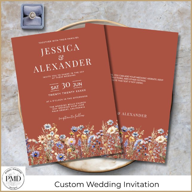Elegant Terracotta Watercolor Wildblommor Bröllop Inbjudningar (Elegant Terracotta Wildflowers Wedding Invitation with Dusty Blue Flowers, Details on Back.)