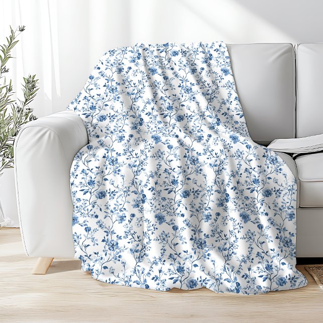 Elegant Toile Blommönster Blått och Vitt Fleecefilt (Elegant blue and white toile pattern fleece blanket - perfect staying cosy in style!)