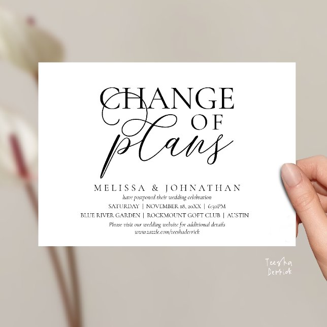 Elegant typografisk bröllopsförsening Ändring av p Inbjudningar (Chic Typographic Wedding Postponement Change of plans Date Change Invitation Card in Black and White)