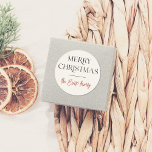 Elegant Typography God jul & Family Namn Runt Klistermärke<br><div class="desc">En elegant juldekalk med "God jul in Classic serif typography och ditt namn med röd skrift. Det finns en slimmad vågrät som avgränsar de två textavsnitten. Perfekt för förslutning av kuvert, dekoration av presentlådor eller förskönande av festföremål! Made för att matcha våra merry Moments | Modern jul 9 Photo Collage...</div>