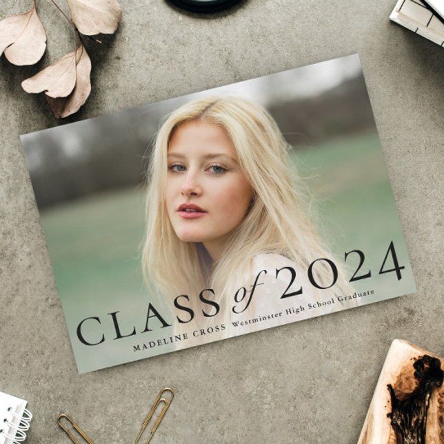 Elegant Typskiftet Foto Examenstillkännagivande (Elegant typography class of 2024 photo graduation magnetic announcement.)