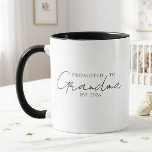 Elegant Uppflyttad Till Mormor EST År Skrift Mugg