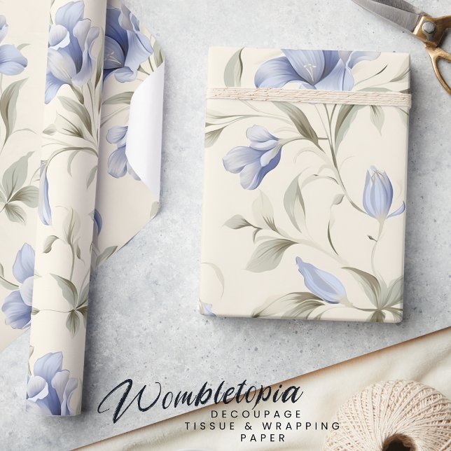 Elegant vacker blå blommig på krämvit bakgrund presentpapper (Skapare uppladdad)