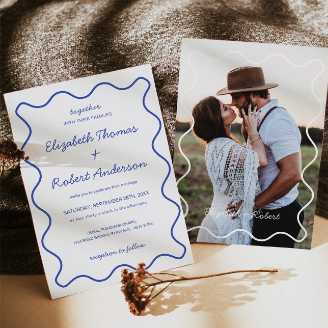 Elegant Vågigt Kurva Bröllop med Photo Inbjudningar (Celebrate your special day with these elegant wavy curve wedding invitations.)