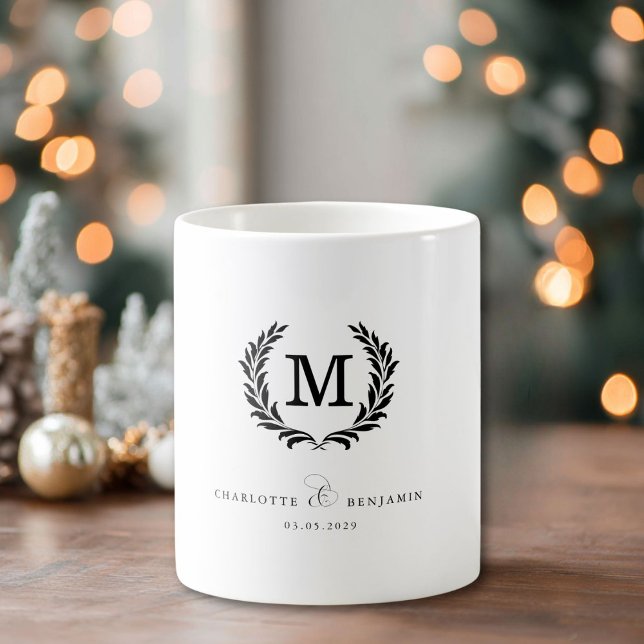 Elegant Vapensköld Monogram Personligt bröllp Whit Kaffemugg (Elegant Crest Monogram Custom Wedding White Coffee Mug)