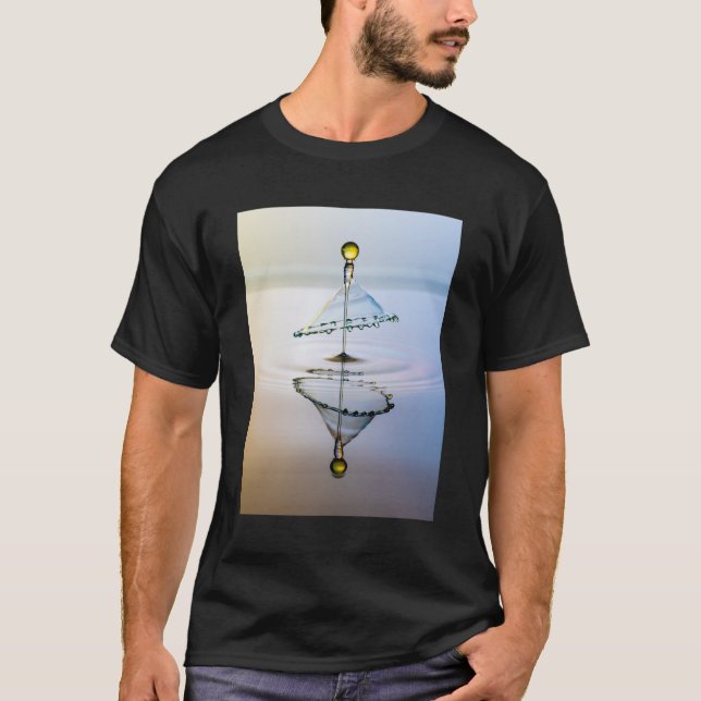 Elegant Vatten Parbrella Art T Shirt (Framsida)