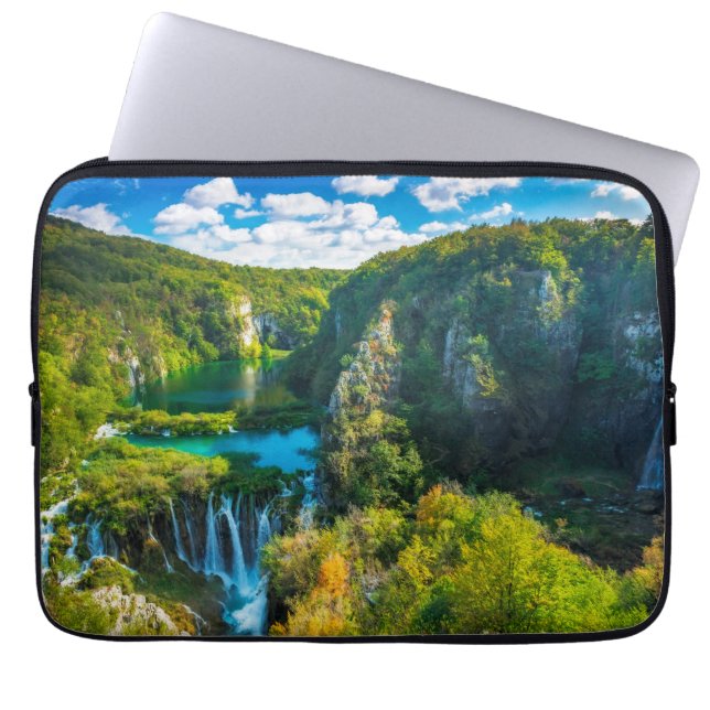 Elegant vattenfallsscen, Kroatien Laptop Fodral (Framsidan)