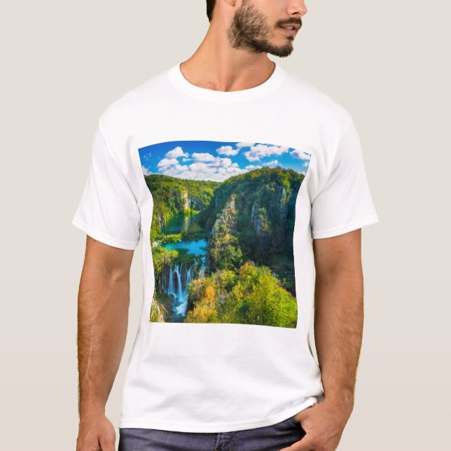 Elegant vattenfallsscen, Kroatien T Shirt (Framsida)
