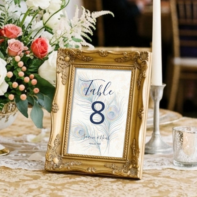 Elegant vattenfärg bröllop påfågelsfjädrar TLW26 Bordsnummer (Modern Wedding Table Number Featuring Watercolor-Effect Peacock Feather Detail.)
