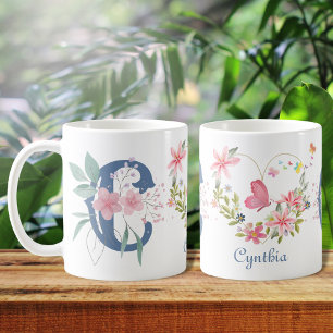 Elegant Vattenfärgad Blommigt Butterfly Monogram C Kaffemugg