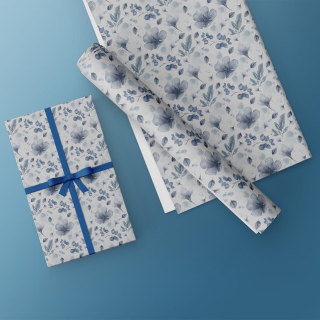 Elegant Vattenskärg Dusty Blue-Blommönster Presentpapper (Skapare uppladdad)
