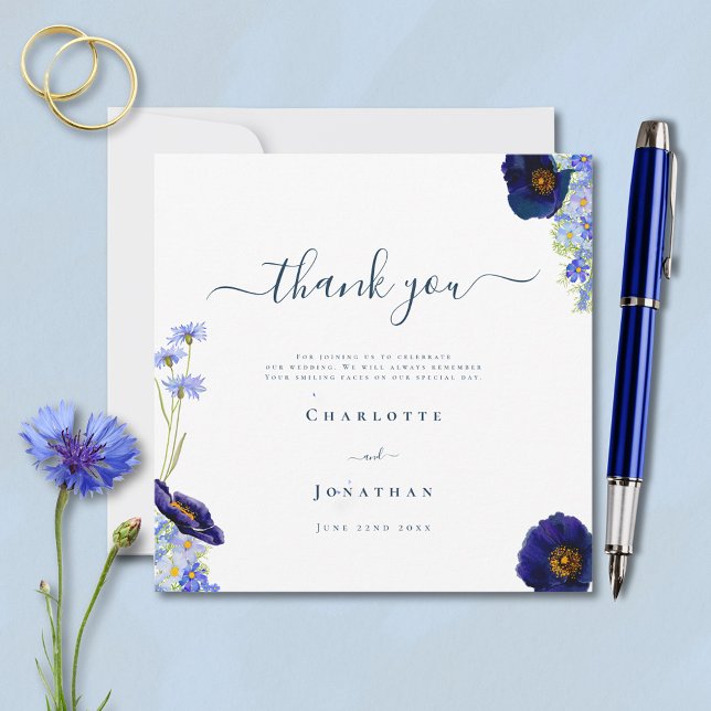 Elegant Vildblomma Blå Tack Kort (Elegant wildflower summer floral blue watercolor wedding thank you card stylish typography script )
