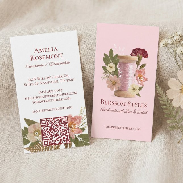 Elegant Vildblomma Blommig Syerska Sy Spole Visitkort (Elegant Wildflower Floral Seamstress Sewing Spool Business Card)