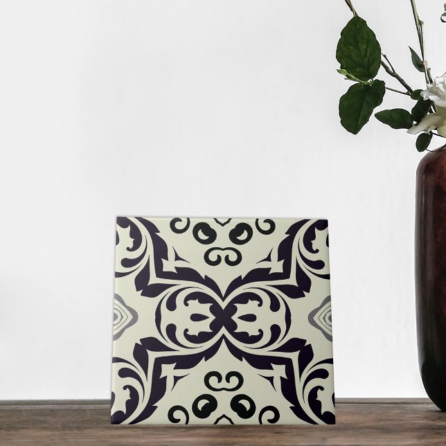 Elegant Vintage Beige and Black Damask Pattern Kakelplatta (Skapare uppladdad)