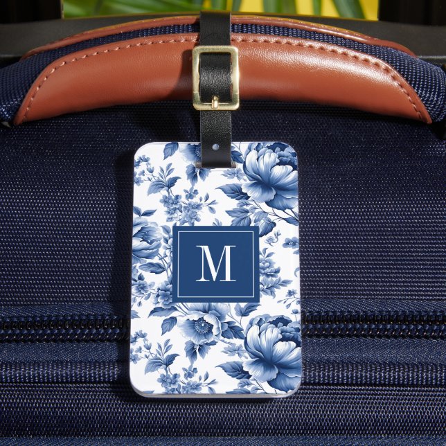 Elegant Vintage Blue Floral Monogram Bagagebricka (Framsida Insitu 2)