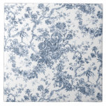 Elegant Vintage Fransk Engraved Blommigt Toile-Blu Kakelplatta<br><div class="desc">Elegant- och portaväxt av vintage de jouy mönster med exotiska blommor,  vinstockar och bladverk som är sammanflätade med trädgårdar och basket av ro. Mönster anpassades från ett textilfragment av historisk Fransk ca 1910 i Smithsoniska samlingen. Mönster är högt men kan inte tippas.</div>