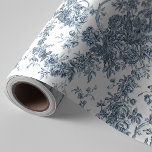 Elegant Vintage Fransk Engraved Blommigt Toile-Blu Presentpapper<br><div class="desc">Elegant och porös vintage blå och vit rocka de jouy mönster med exotiska blommor,  vinstockar och bladverk som är sammanflätade med trädgårdar och basket i ro. Mönster anpassades från ett textilfragment av historisk Fransk ca 1910 i Smithsoniska samlingen.</div>