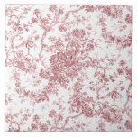 Elegant Vintage Fransk Förhöjt Blommigt Toile-Rosa Kakelplatta<br><div class="desc">Elegant- och portaväxt av rosa och vit vintage de jouy mönster med exotiska blommor,  vinstockar och bladverk som är sammanflätade med trädgårdar och basket av ro. Mönster anpassades från ett textilfragment av historisk Fransk ca 1910 i Smithsoniska samlingen. Mönster är högt men kan inte tippas.</div>