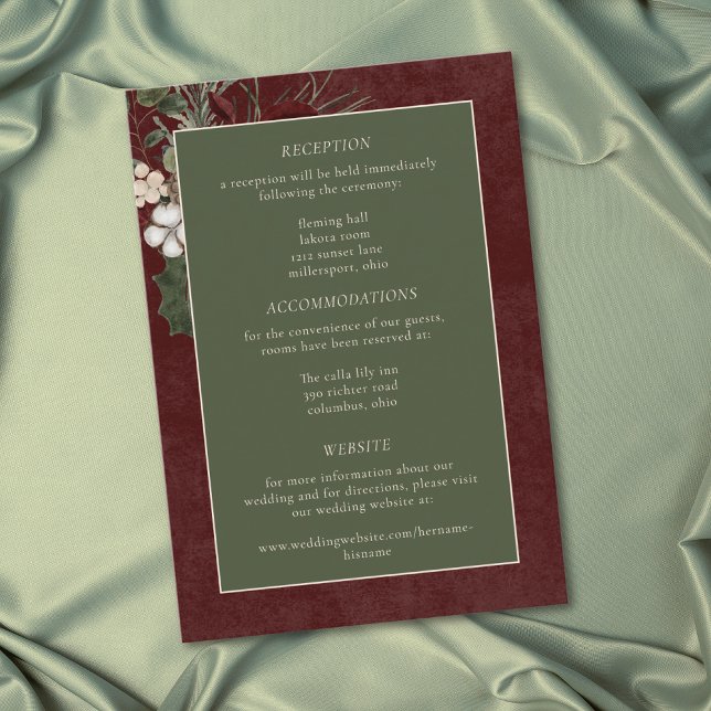 Elegant vinterbär & tall burgunderröd bröllop tilläggskort (Elegant Winter Berries & Pine Burgundy Wedding Enclosure Card)
