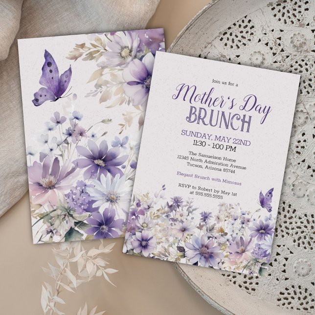 Elegant Violet Wildblomme Mors dag Brunch Inbjudningar (Modern elegant purple wildflowers and butterfly Mother's Day brunch luncheon or event invitations)