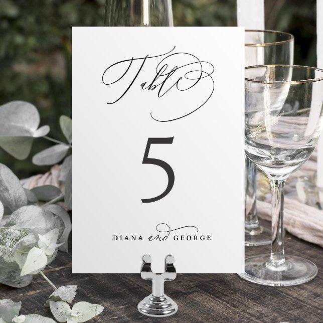 Elegant Virvelmanus Svart Vitt Bröllop Bordsnummer (Elegant Swirl Script Simple Wedding Table Number)