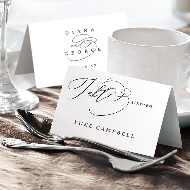 Elegant Virvelmanus Svullbar Platskort för Bröllop Bordsnummer (Elegant Swirl Script Wedding Foldable Place Card)