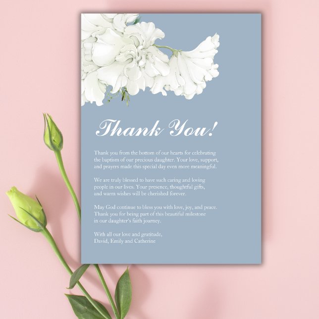 Elegant Vit Blommig Dammig Blå Dopceremoni Tack Kort (Elegant White Floral Dusty Blue Baptism Thank You Card)