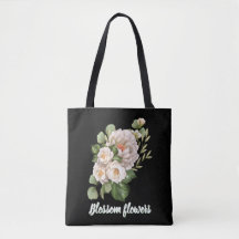 Elegant vit blomsterbukett med gröna blad