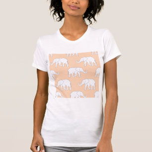 Elegant vit elefantmönster på mjuk pastell t shirt