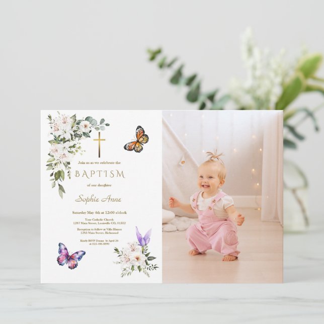 Elegant vit lilja fjäril flicka foto dop inbjudningar (Stående Fram)