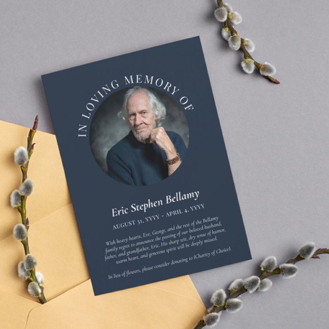 Elegant Vit marin i meddelande om överklockningsmi (Skapare uppladdad)