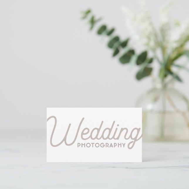 Elegant Vit, minimalt modern Bröllop-fotograf Visitkort (Stående Fram)