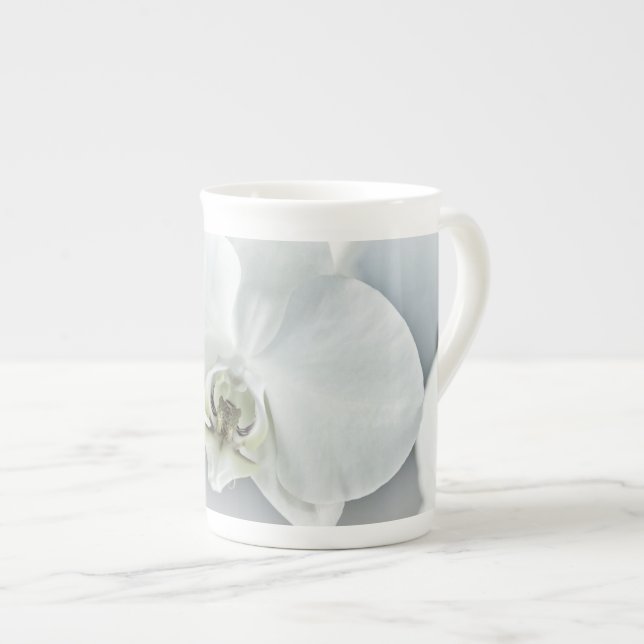 Elegant vit orkidé botanisk konst benporslin mugg (Framsida höger)
