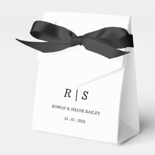 Elegant vit presentlåda med svart monogram