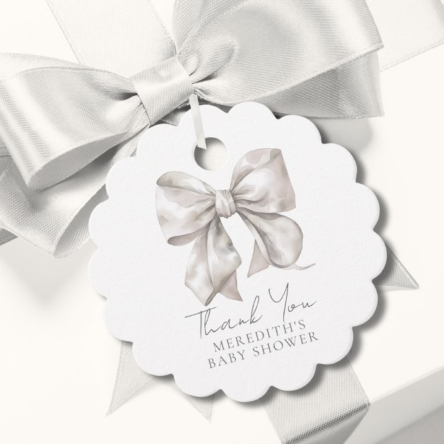Elegant vit rosett baby shower gåvor etiketter (Elegant White Bow Baby Shower Favor Tags)