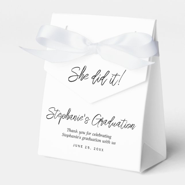 Elegant Vit & Svart Hon Gjorde Det Examenfest  Presentaskar (Framsidan Sidan)