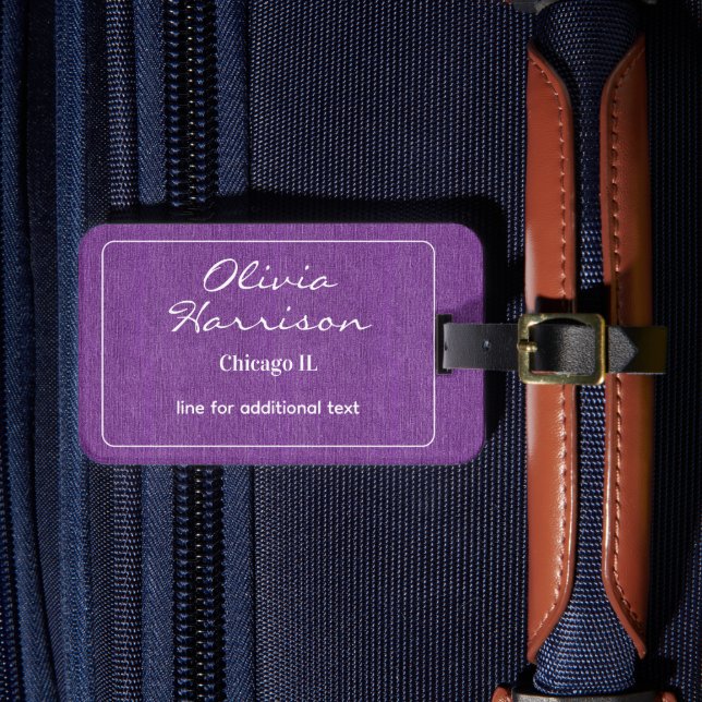 Elegant vit text på lila denimtryck bagagebricka (Framsida Insitu 4)