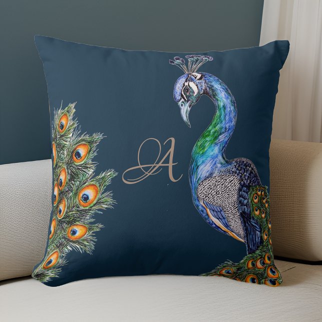 Elegant Watercolor Peacock Monogram Navy Kudde (Skapare uppladdad)