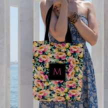 Elegant Watercolor Peony på Black Monogram