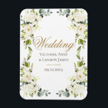 Elegant White Blommigt Greenery Bröllop Magnet<br><div class="desc">Söt vita blommor med mörk elegant grönt blandat med eukalyptus. Detta är en underbar " Spara datum " för kylskåp.</div>