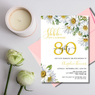 Elegant White Daisy Blommigt Surprise Birthday Inbjudningar