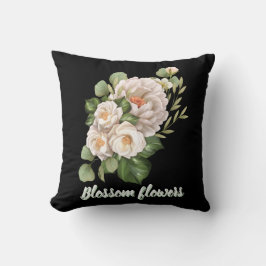 Elegant white floral bouquet with green leaves kudde