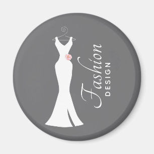 Elegant White Gown on Grått - Mode Design Magnet