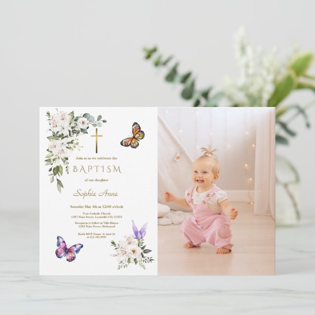 Elegant White Lily Butterfly Girl Photo Baptism Inbjudningar (Stående Fram)